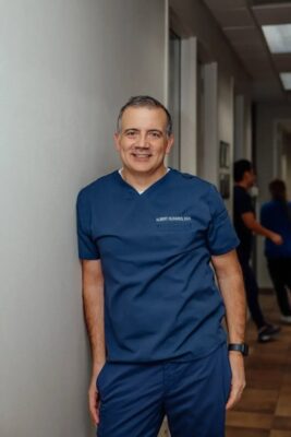 Dr. Albert Olivares
